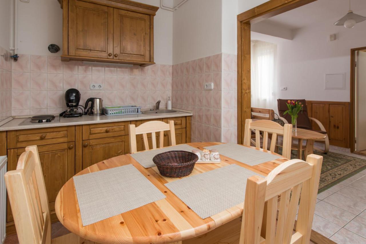 Hajdu Apartman 3. Hajdúszoboszló Buitenkant foto