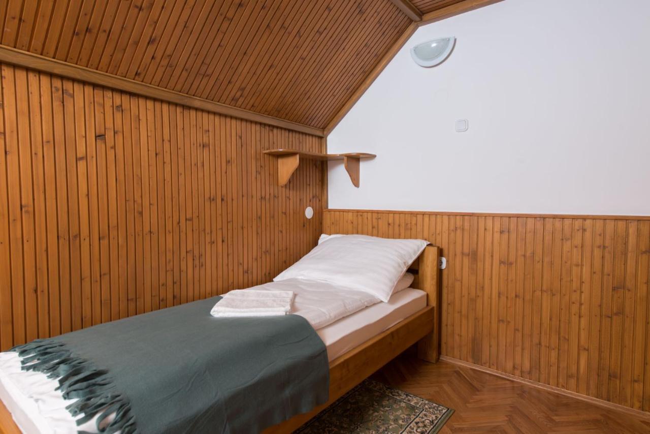 Hajdu Apartman 3. Hajdúszoboszló Buitenkant foto