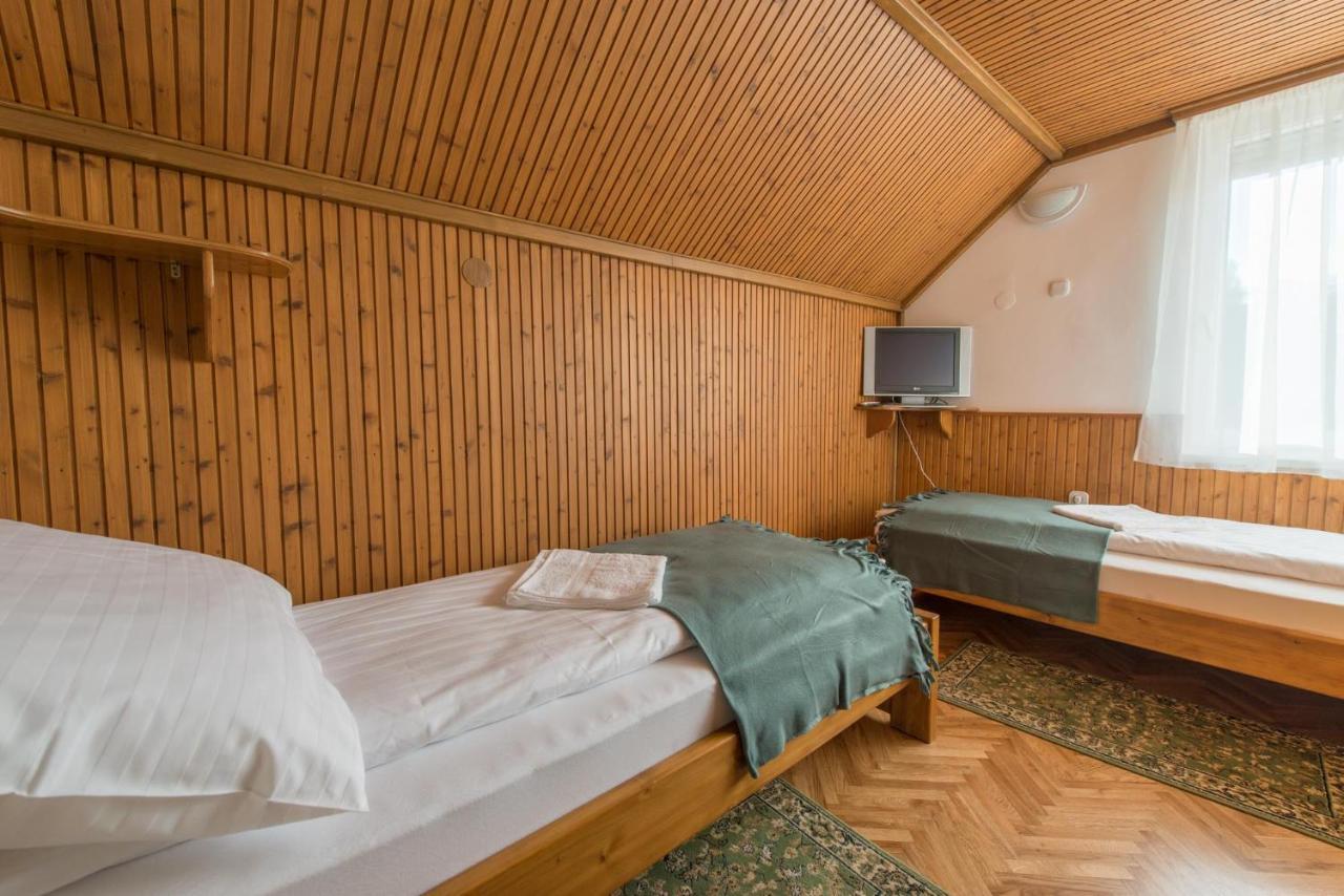 Hajdu Apartman 3. Hajdúszoboszló Buitenkant foto