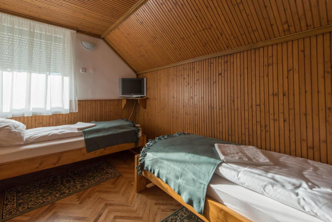 Hajdu Apartman 3. Hajdúszoboszló Buitenkant foto